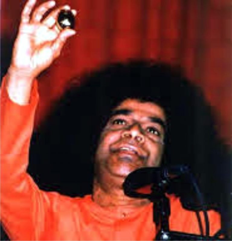 सत्य (साईबाबांना) स्मरून सांगायचे तर…