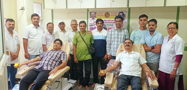 ‘कुर्बानीचे रूप  नवे’ अंतर्गत रक्तदान करून ईद साजरी